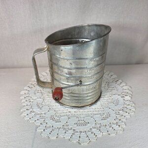 Bromwell Vintage Flour Sifter 5-Cup Capacity With Red Wooden Knob Hand Crank